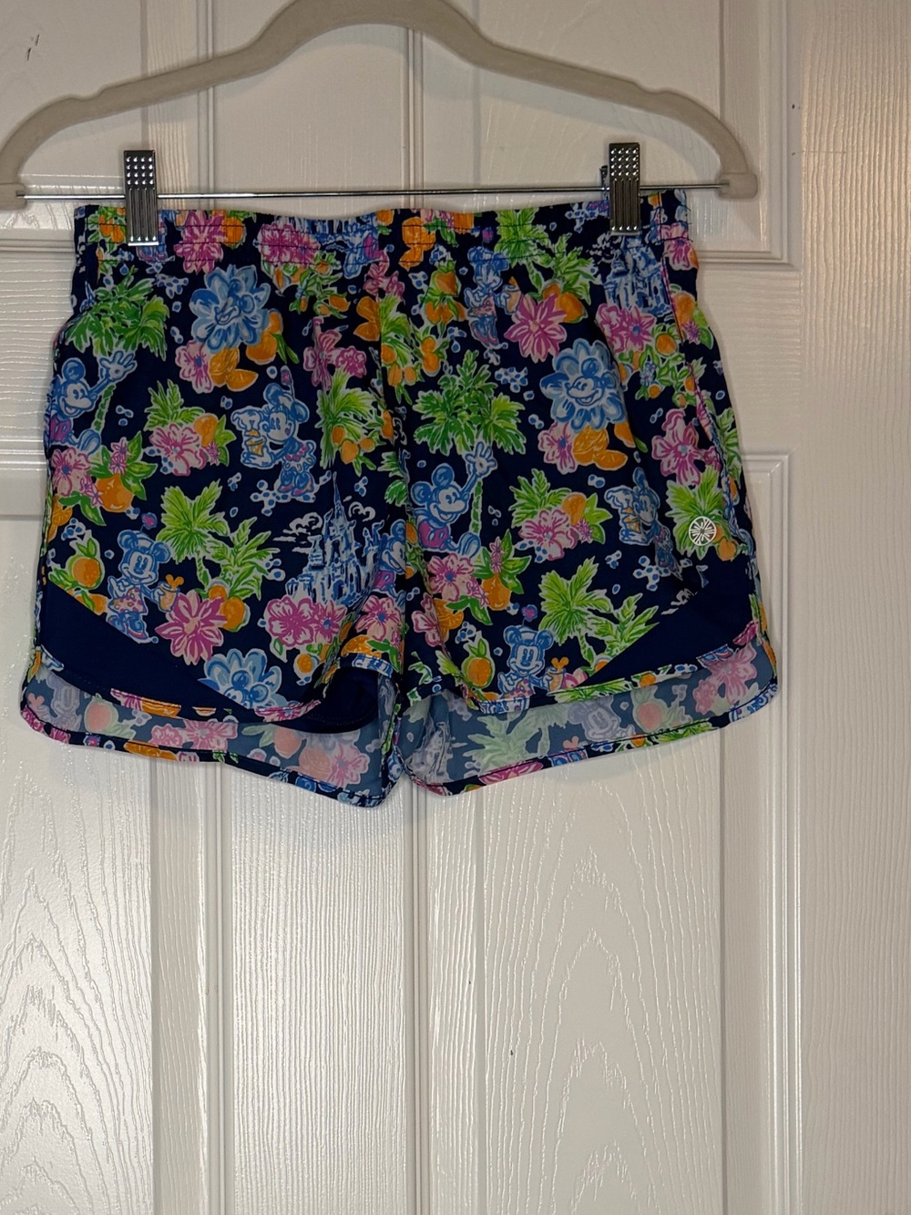 Disney x Lilly Pulitzer Mickey & Minnie Tropical Print Skort Shorts | XS - Picture 3 of 4
